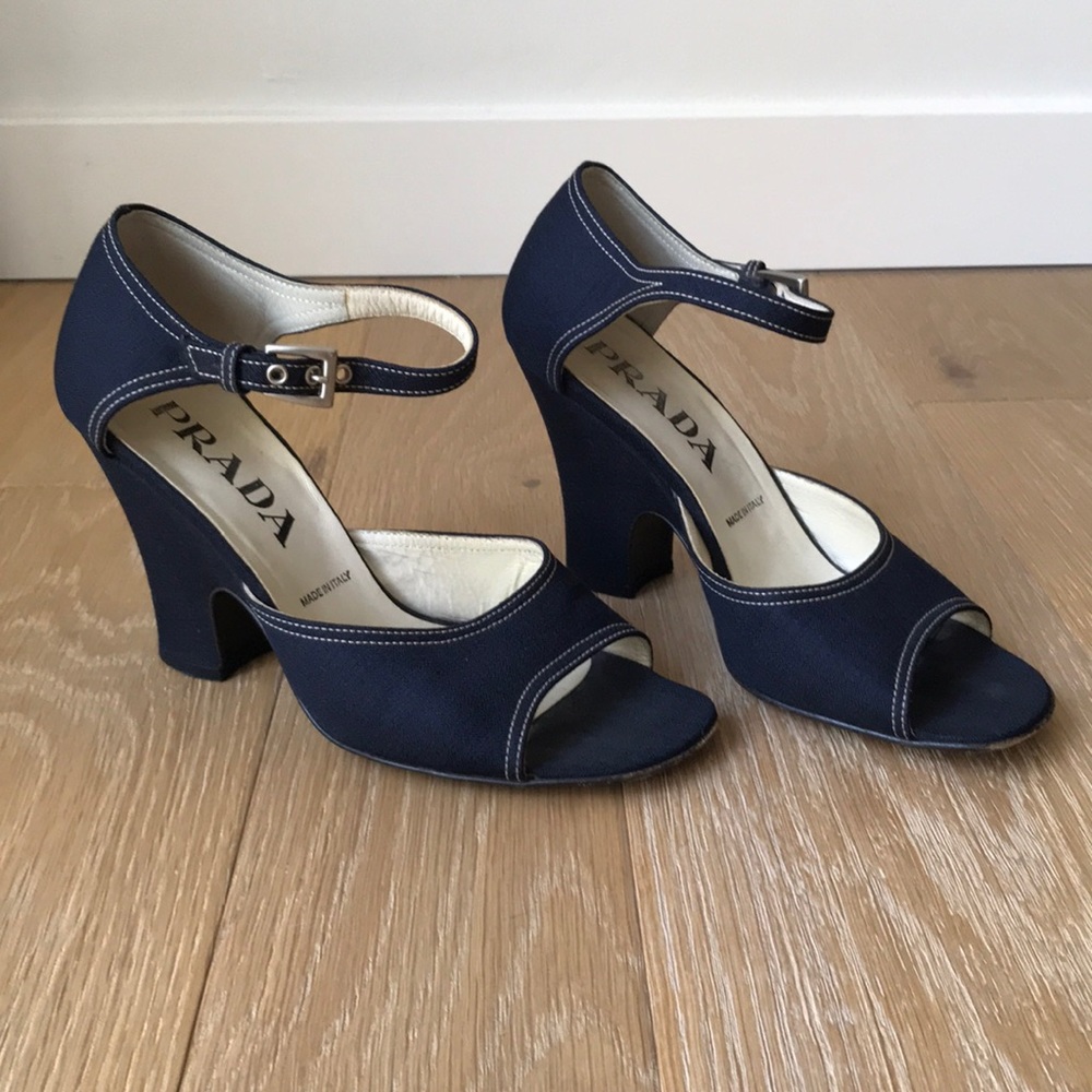 Prada heels sz 35